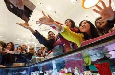 女大学生自慰视频在线观看中国人依然爱赴日旅游 消费已由爆买转向网购